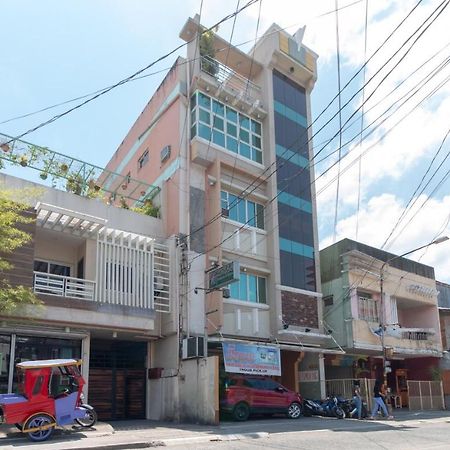 Hotel Reddoorz @ Paterno Street Tacloban Esterno foto