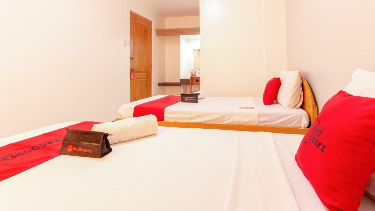 Hotel Reddoorz @ Paterno Street Tacloban Esterno foto