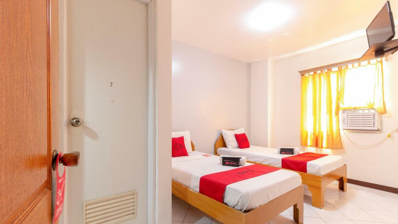 Hotel Reddoorz @ Paterno Street Tacloban Esterno foto