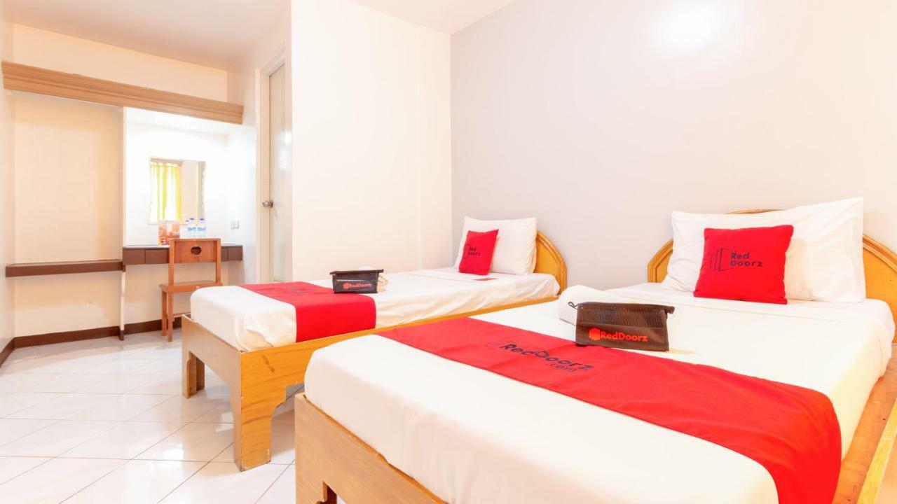 Hotel Reddoorz @ Paterno Street Tacloban Esterno foto