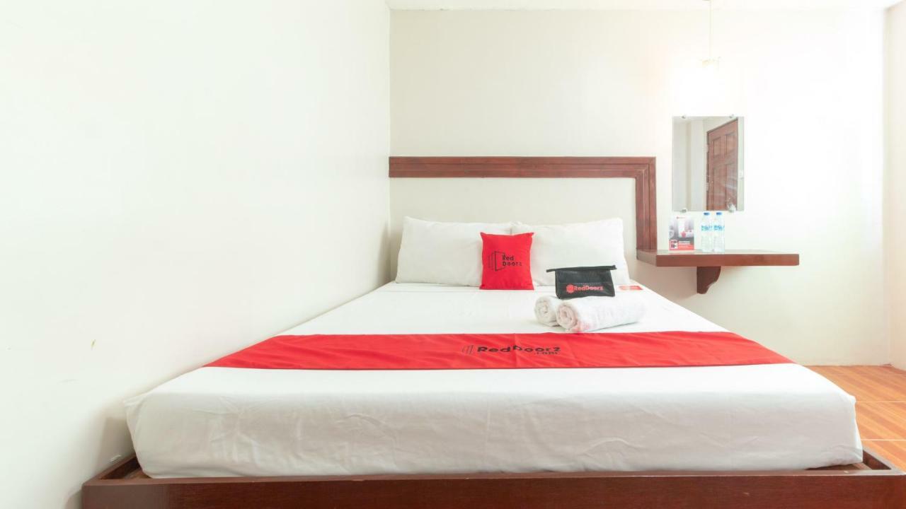 Hotel Reddoorz @ Paterno Street Tacloban Esterno foto