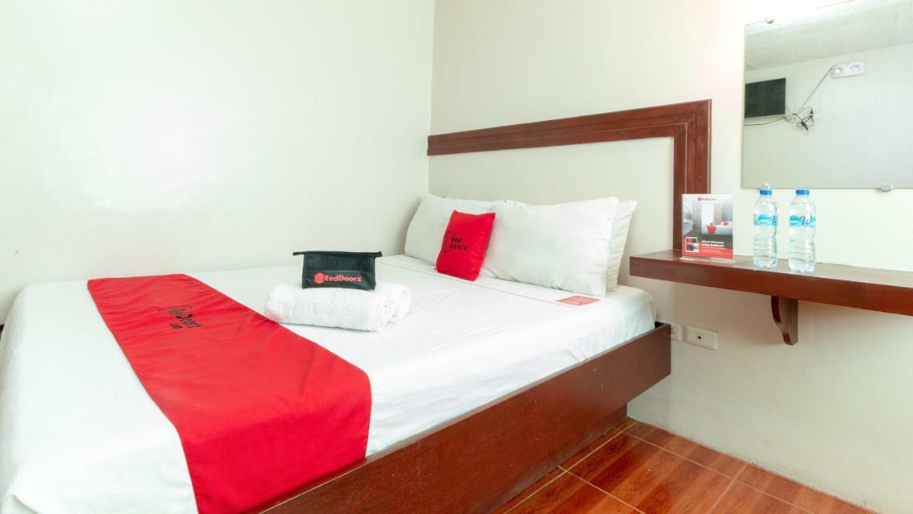Hotel Reddoorz @ Paterno Street Tacloban Esterno foto