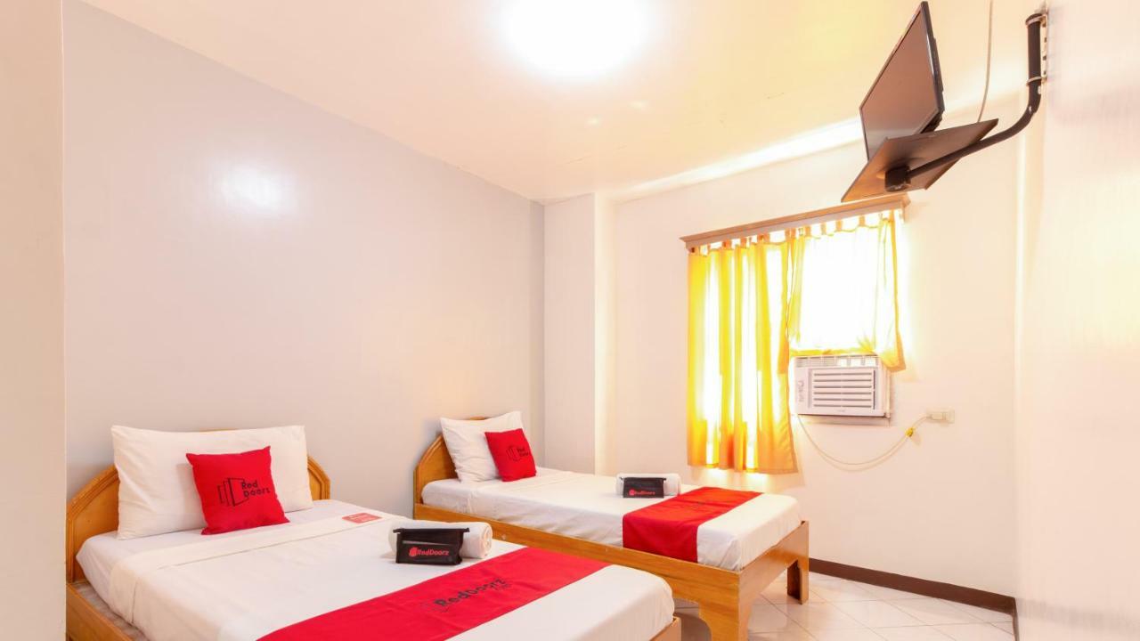 Hotel Reddoorz @ Paterno Street Tacloban Esterno foto