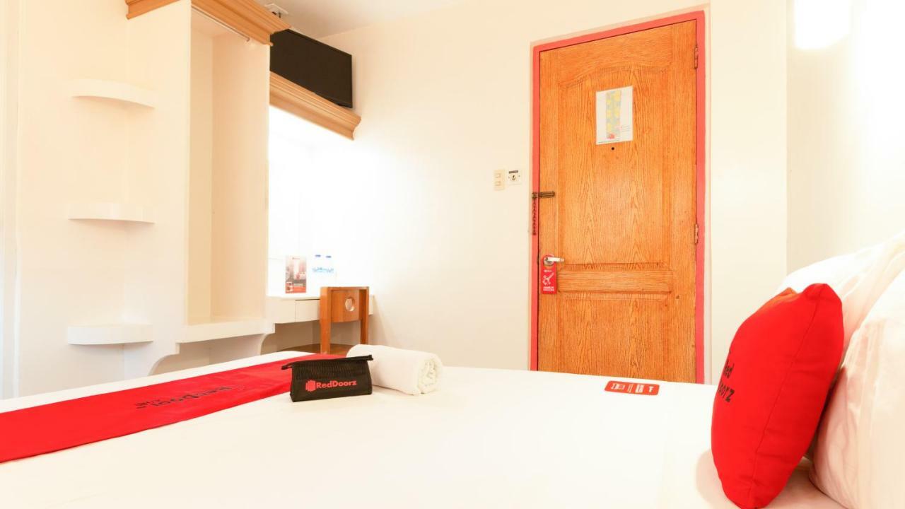 Hotel Reddoorz @ Paterno Street Tacloban Esterno foto