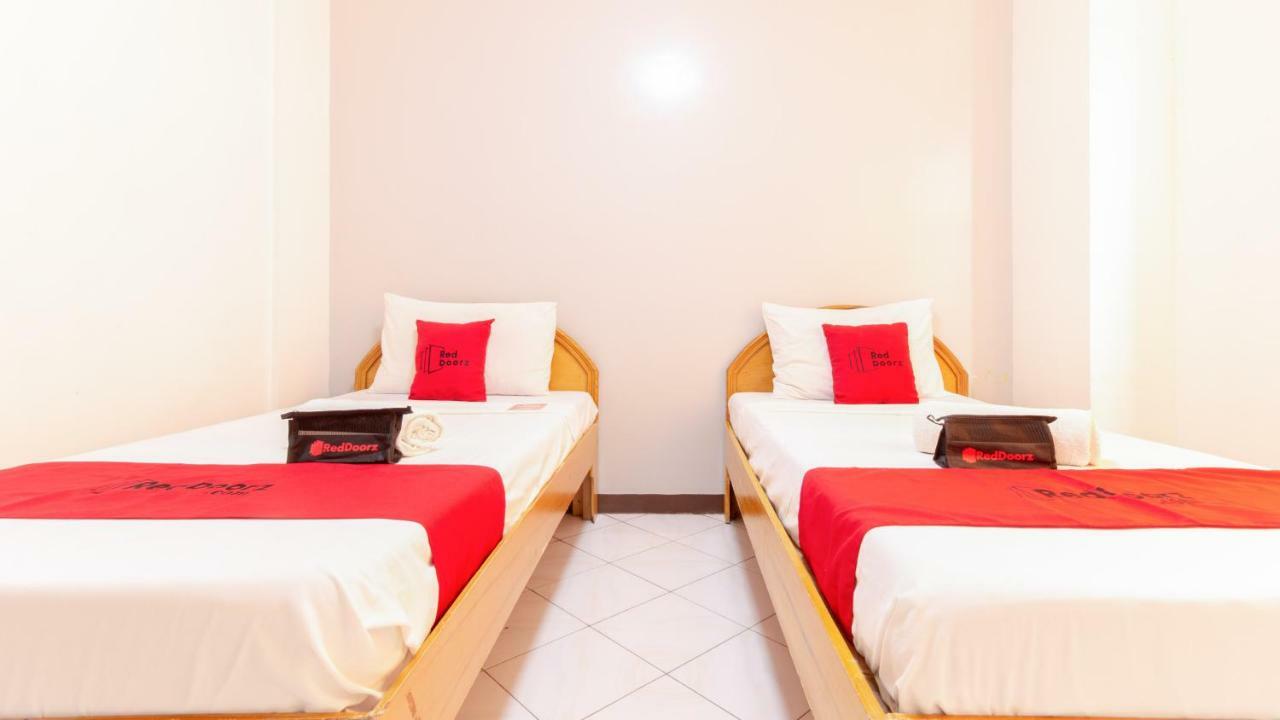 Hotel Reddoorz @ Paterno Street Tacloban Esterno foto
