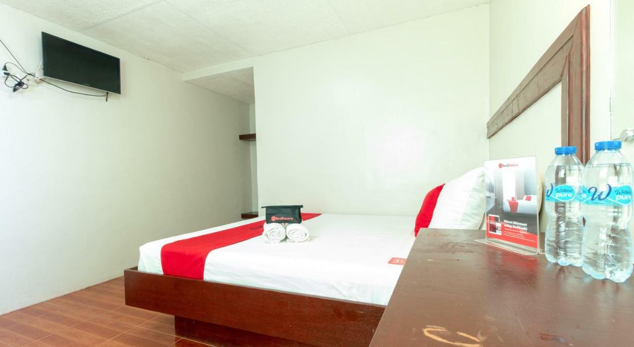 Hotel Reddoorz @ Paterno Street Tacloban Esterno foto