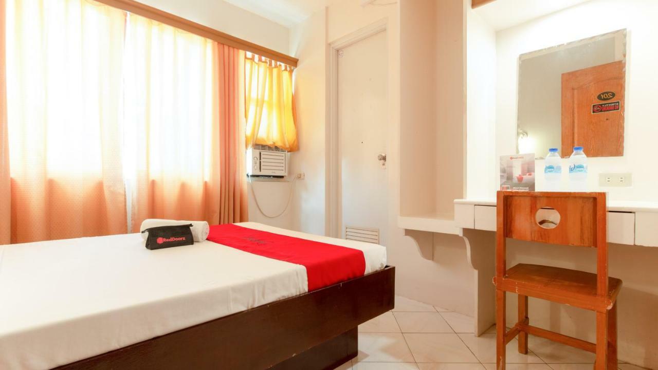 Hotel Reddoorz @ Paterno Street Tacloban Esterno foto